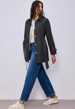 Trench-coat