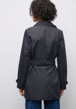 Trench-coat