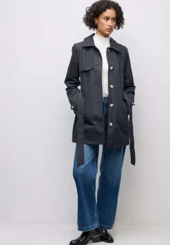 Trench-coat