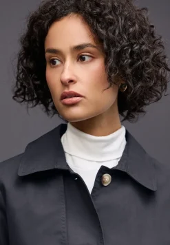 Trench-coat