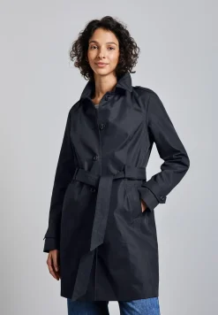 Trench-coat