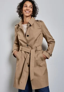Trench-coat