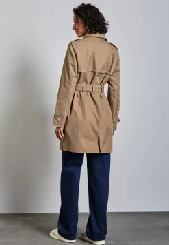 Trench-coat