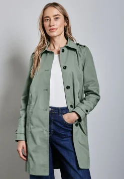 Trench-coat
