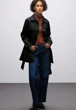 Trench-coat