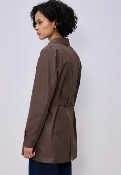 Trench-coat