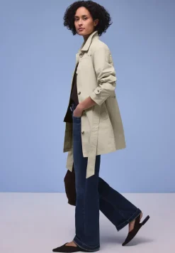 Trench-coat