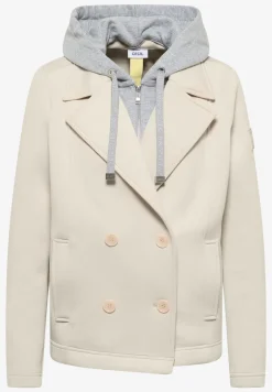 Trench-coat court