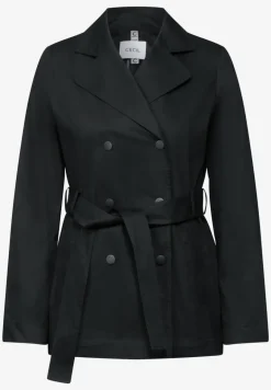 Trench-coat court