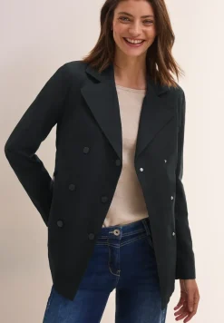 Trench-coat court