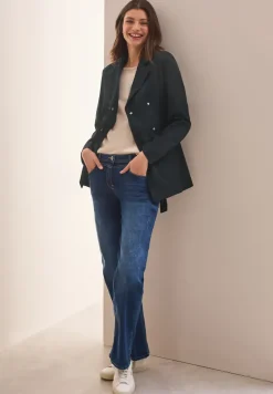 Trench-coat court