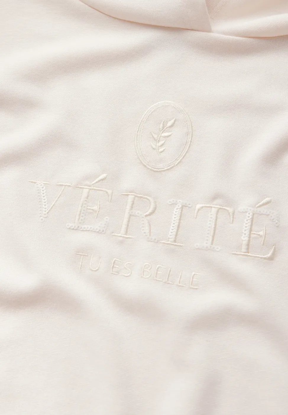 T-shirt à capuche avec broderie