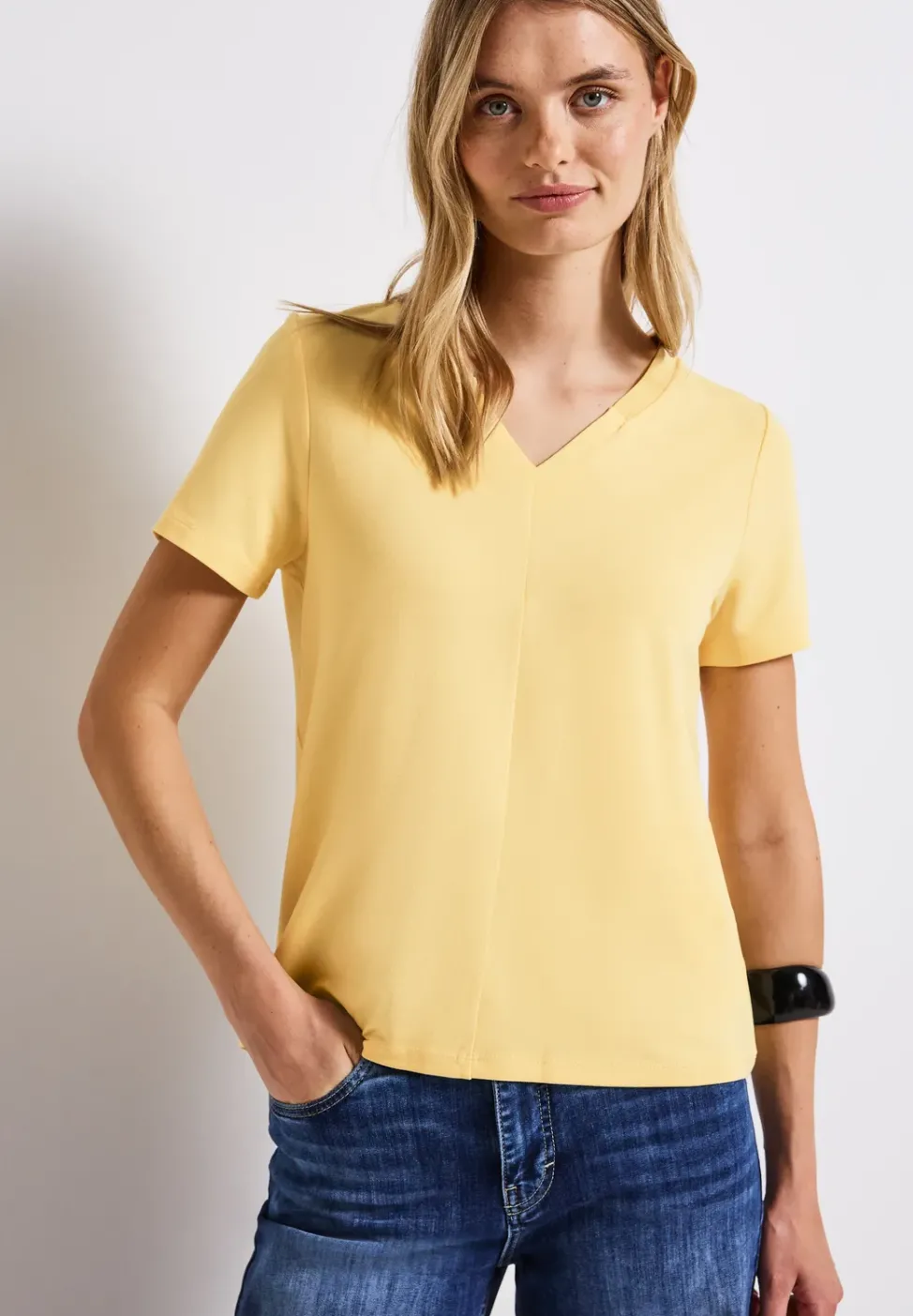 T-shirt à col en V