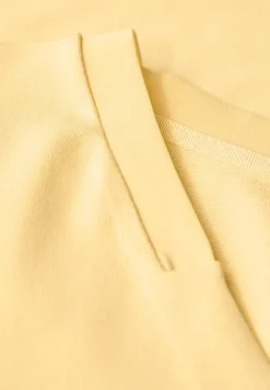 T-shirt à col en V