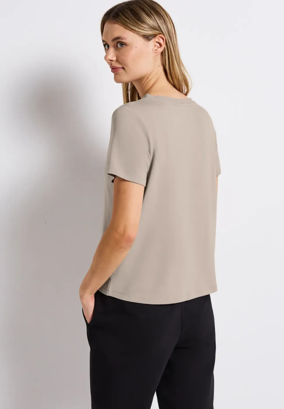 T-shirt à col en V