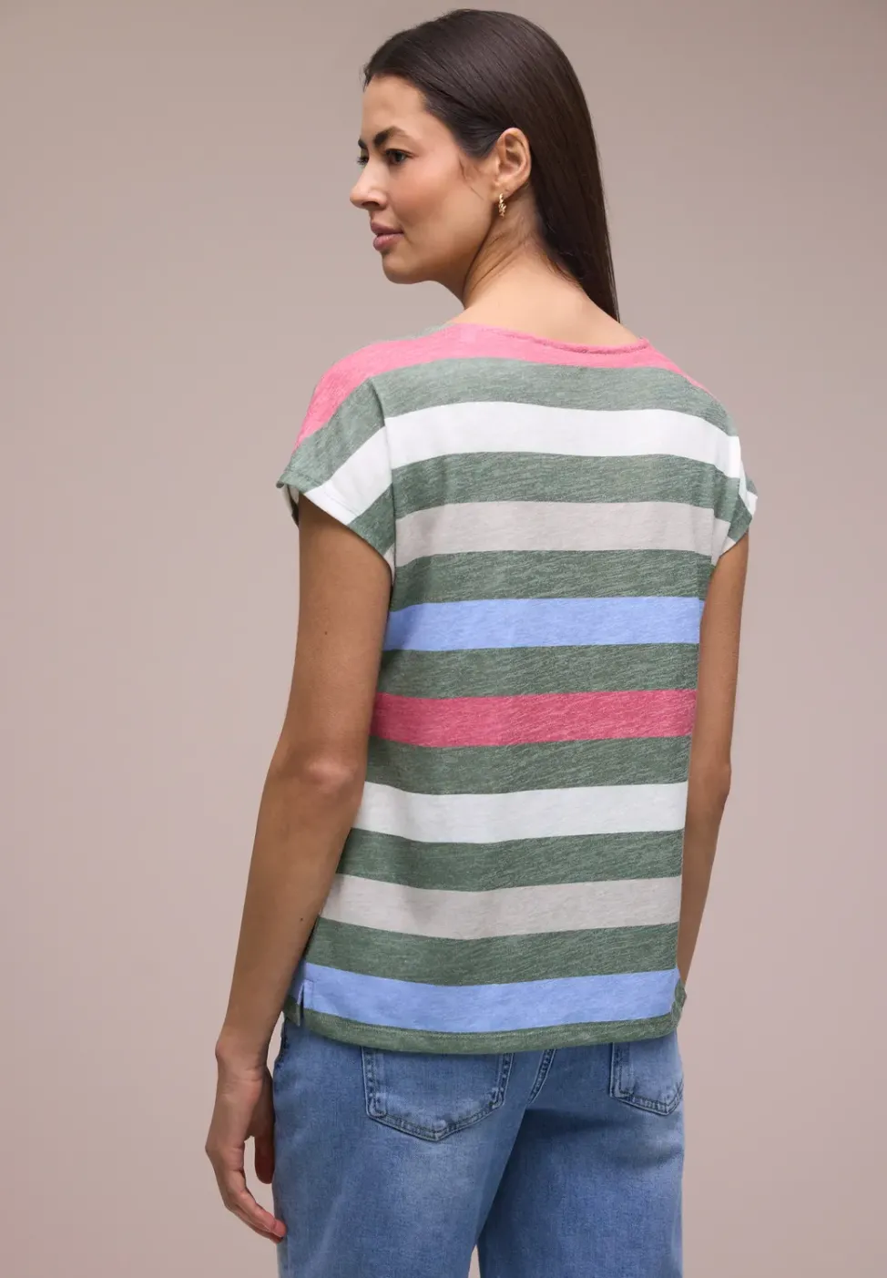 T-shirt à col en V arrondi et à rayures