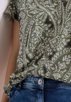T-shirt à col fendu et motif paisley