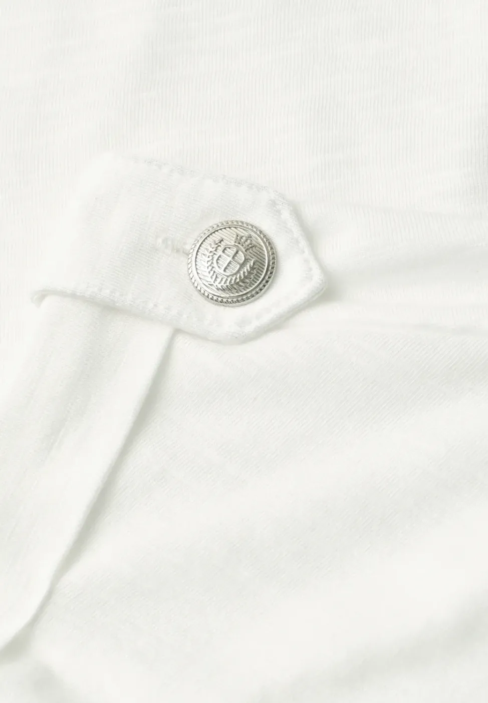 T-shirt à col rond avec boutons décoratifs
