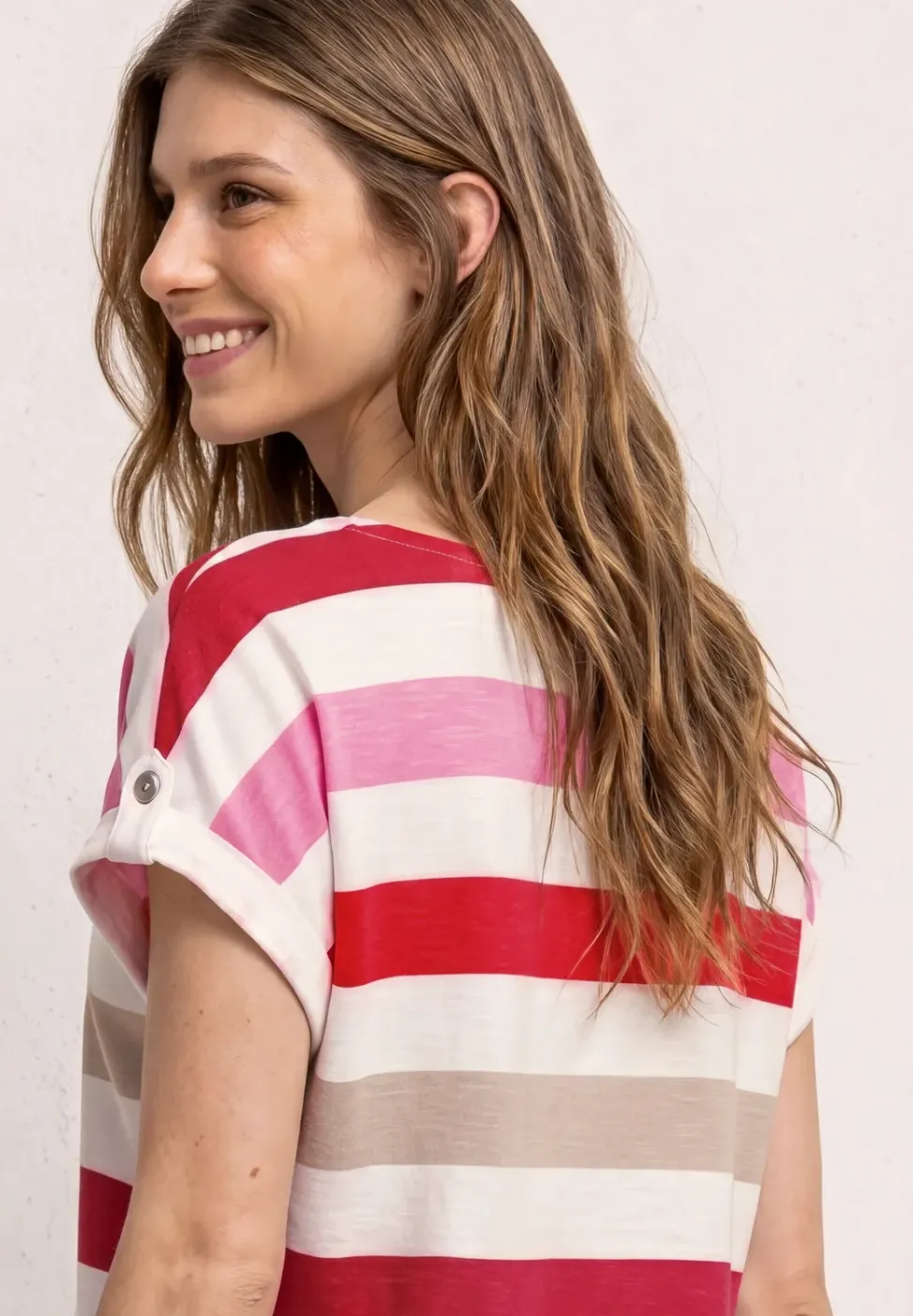 T-shirt à col rond avec détails de boutons