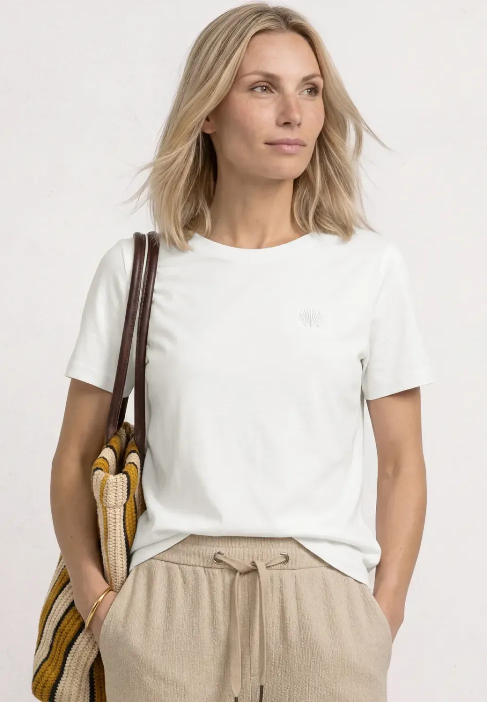 T-shirt à col rond avec détail de broderie