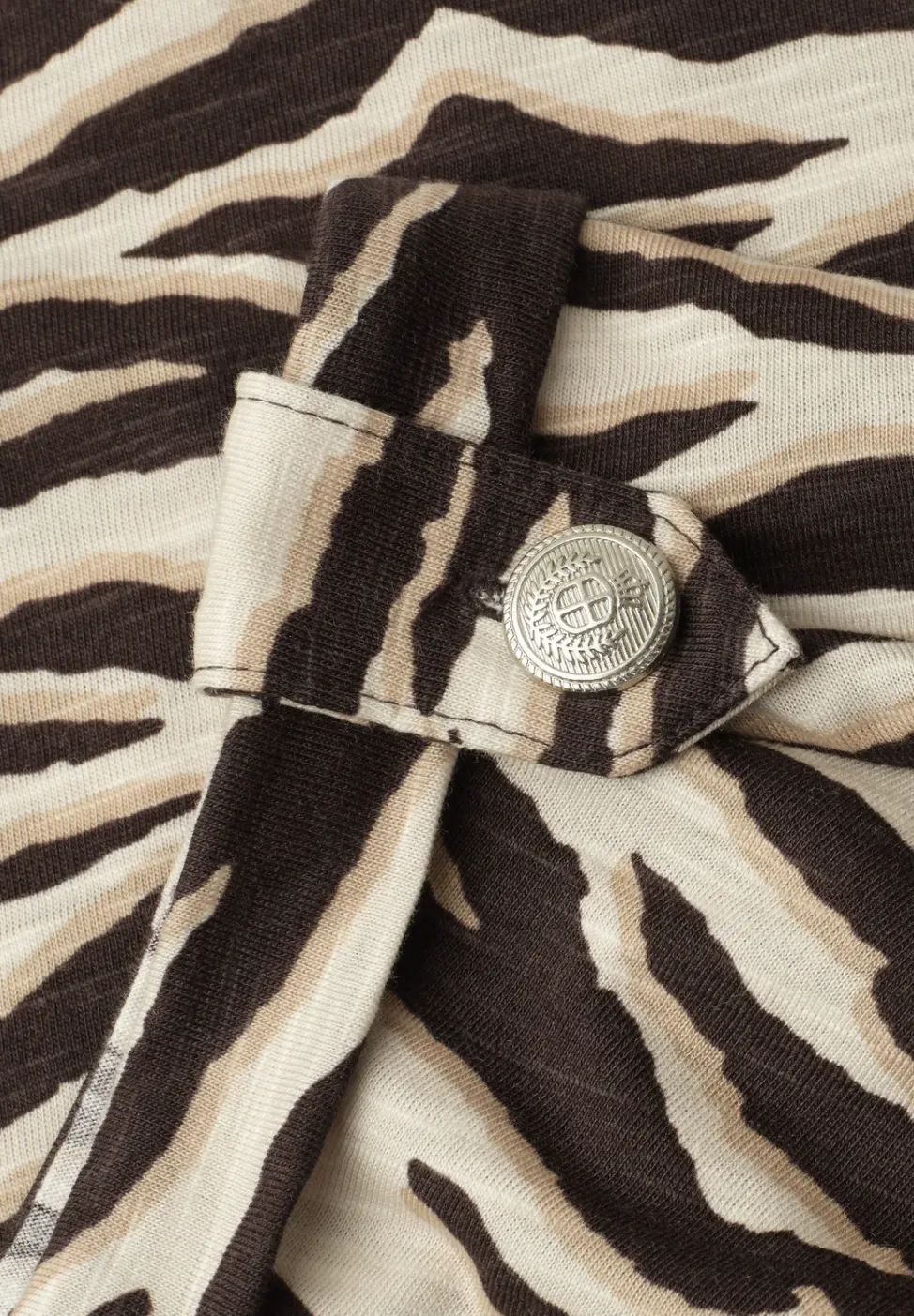 T-shirt à col rond avec détails de boutons