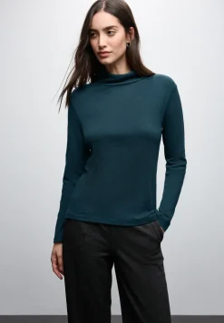 T-shirt à col roulé basique