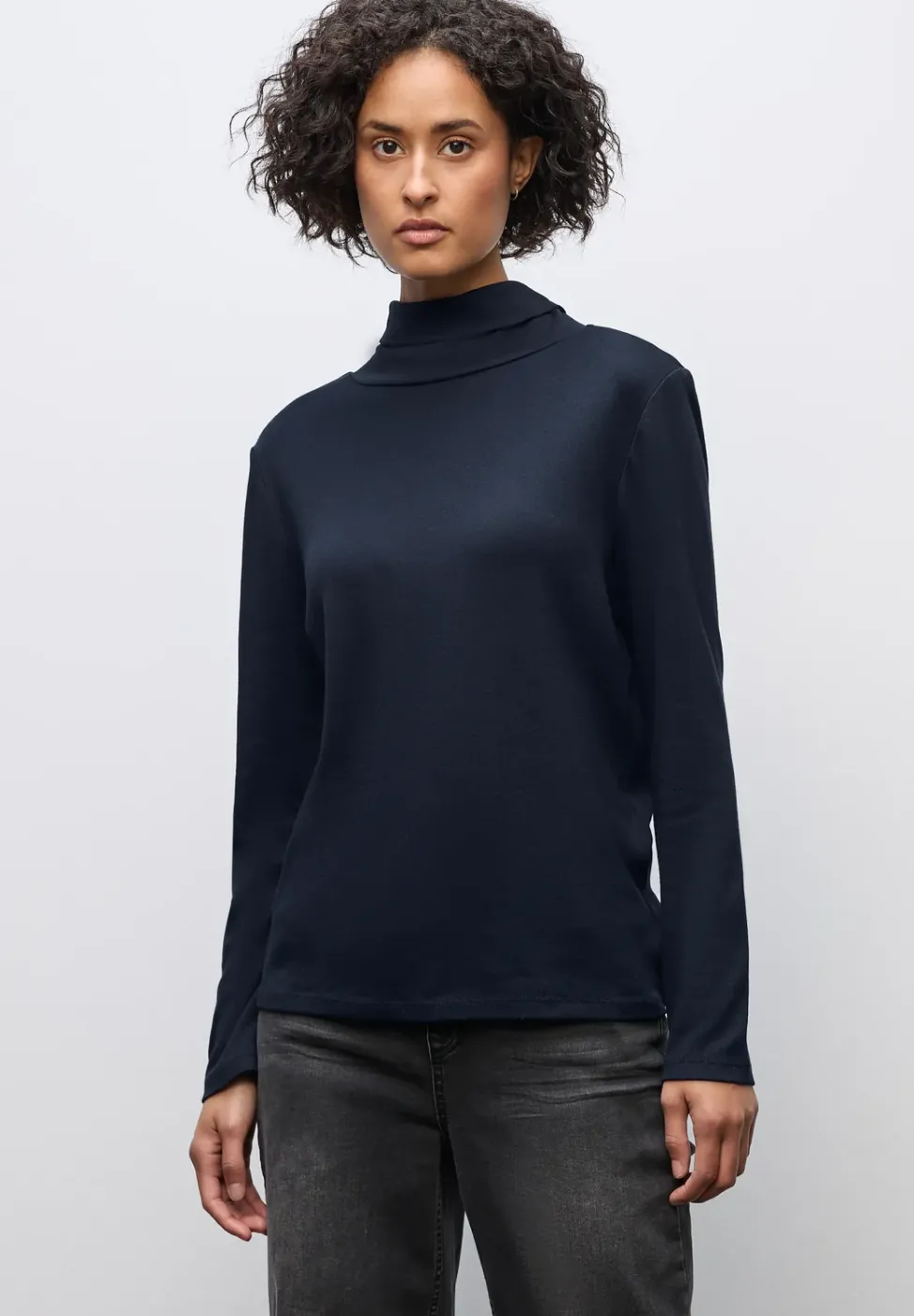 T-shirt à col roulé basique