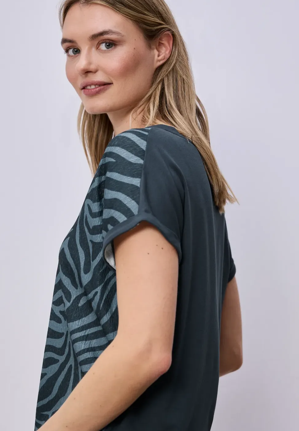 T-shirt à encolure fendue et ourlet élastique
