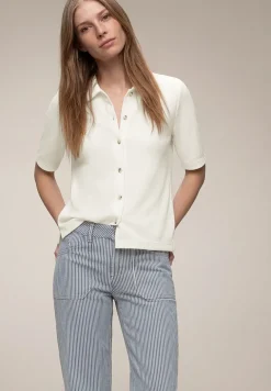 T-shirt à manches courtes avec patte de boutonnage