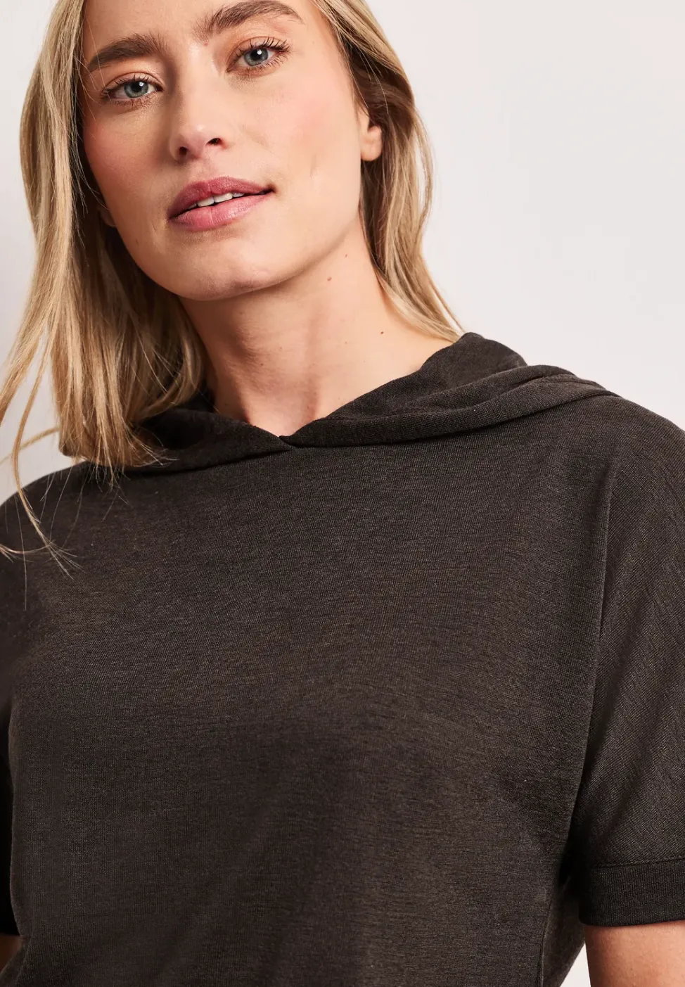 T-shirt à manches courtes avec capuche et cordon de serrage