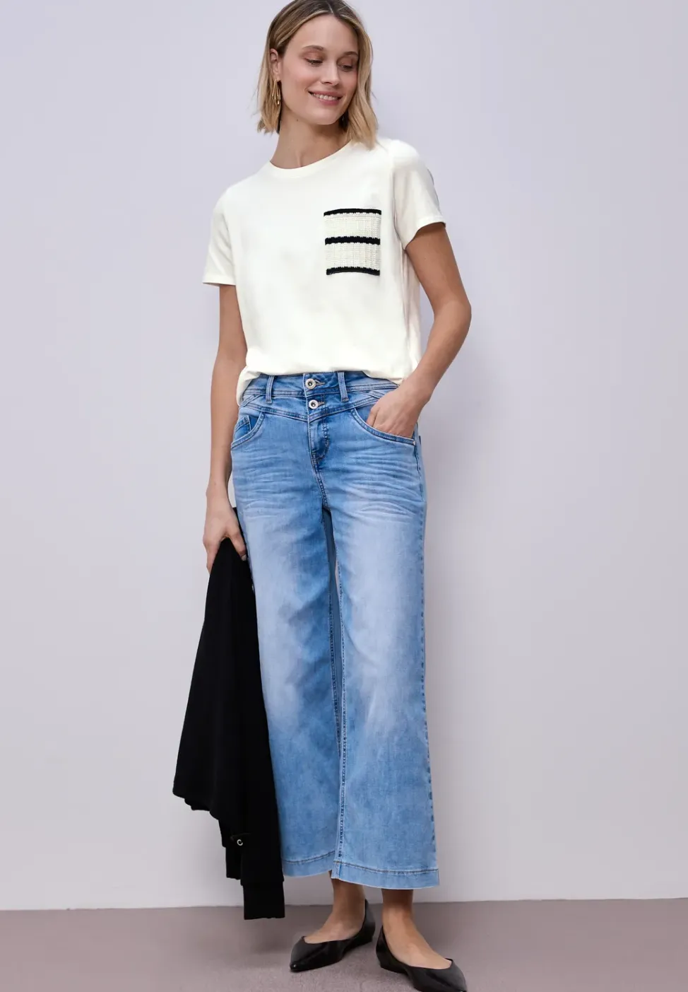 T-shirt à manches courtes avec poche à rayures