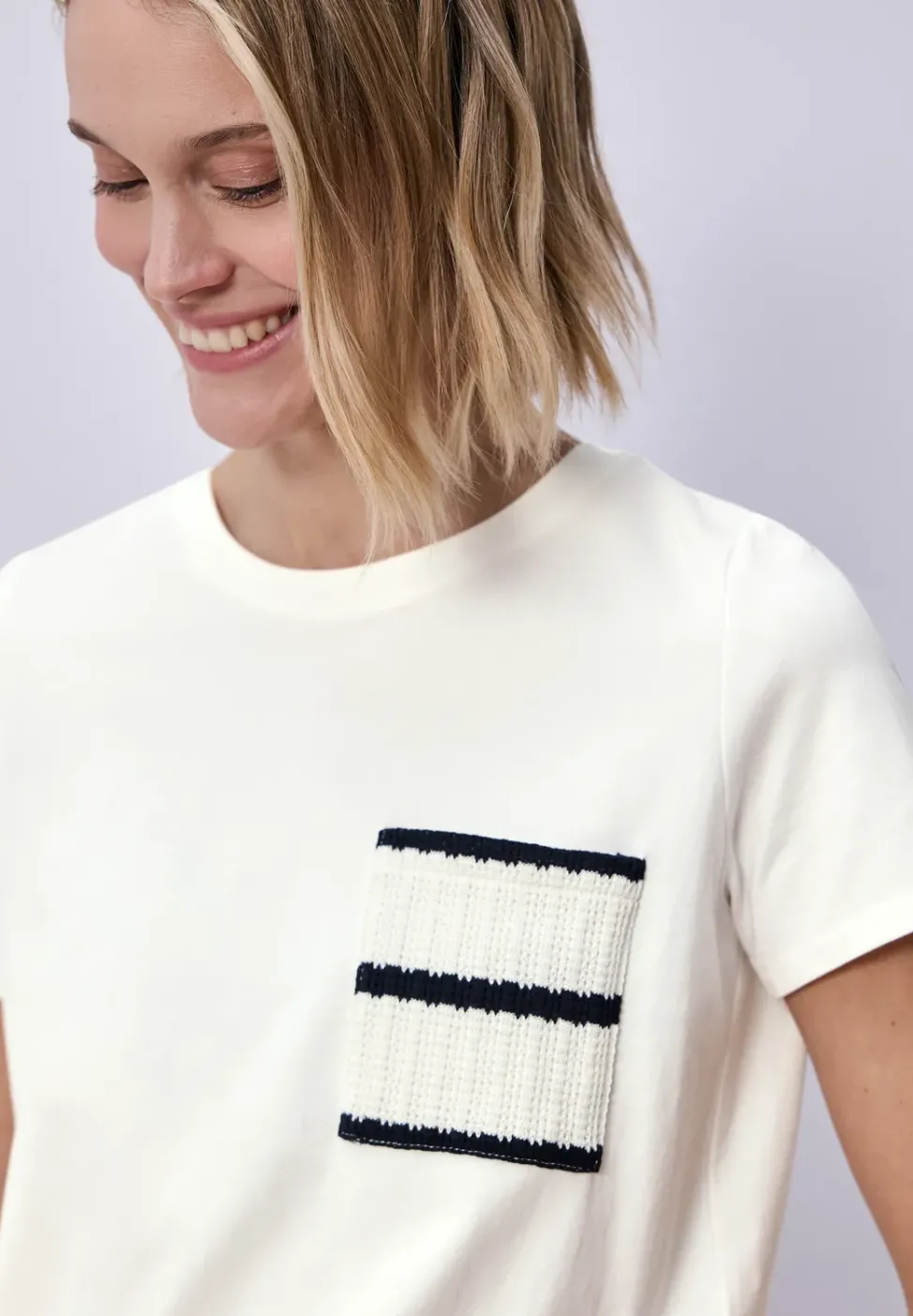 T-shirt à manches courtes avec poche à rayures