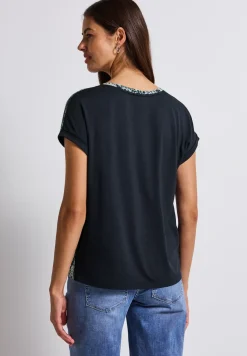T-shirt à motifs et col en V