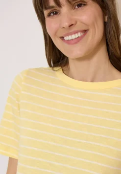 T-shirt à rayures et encolure en U