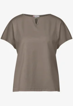T-shirt avec découpe