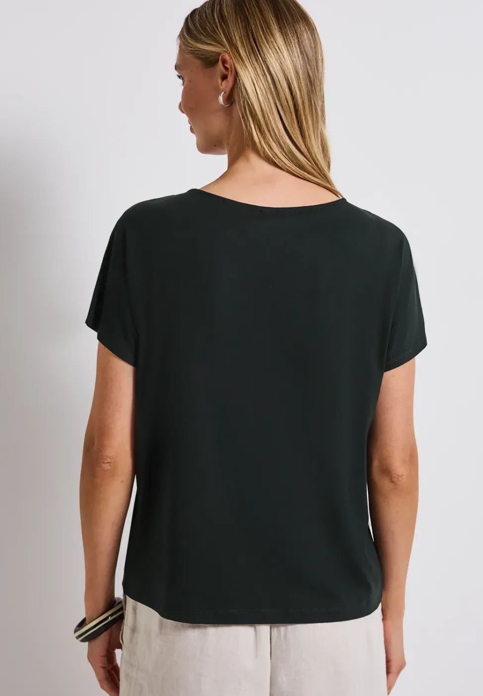 T-shirt avec découpe