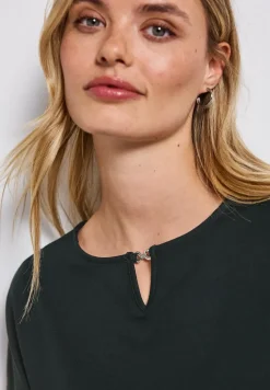 T-shirt avec découpe