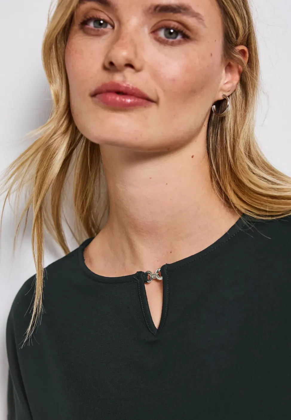 T-shirt avec découpe