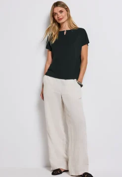 T-shirt avec découpe