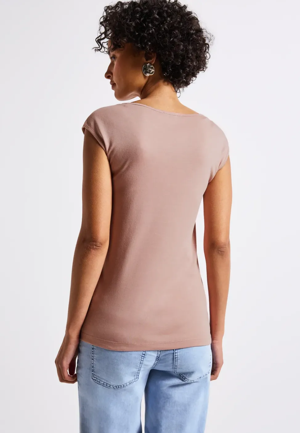 T-shirt avec découpe