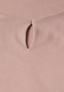 T-shirt avec découpe