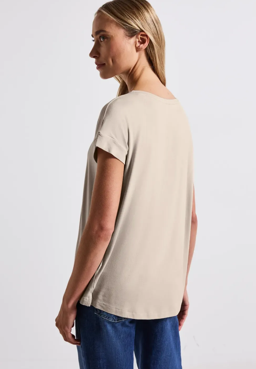 T-shirt avec des lignes fines