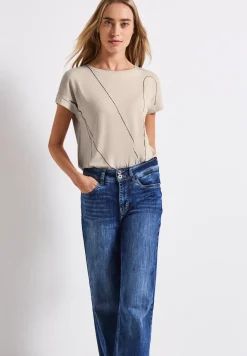 T-shirt avec des lignes fines