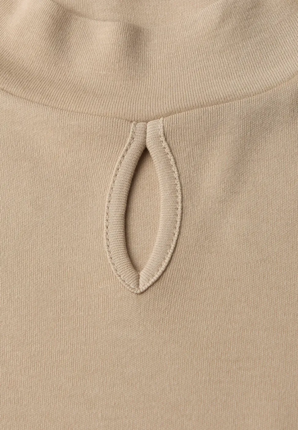 T-shirt avec détail cut-out