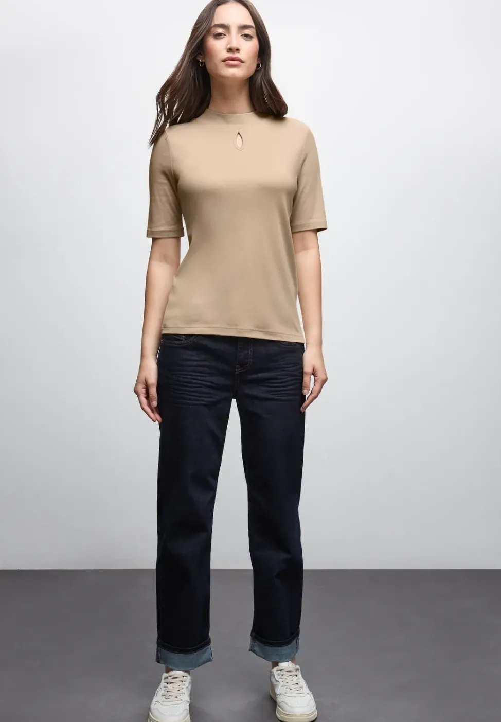 T-shirt avec détail cut-out