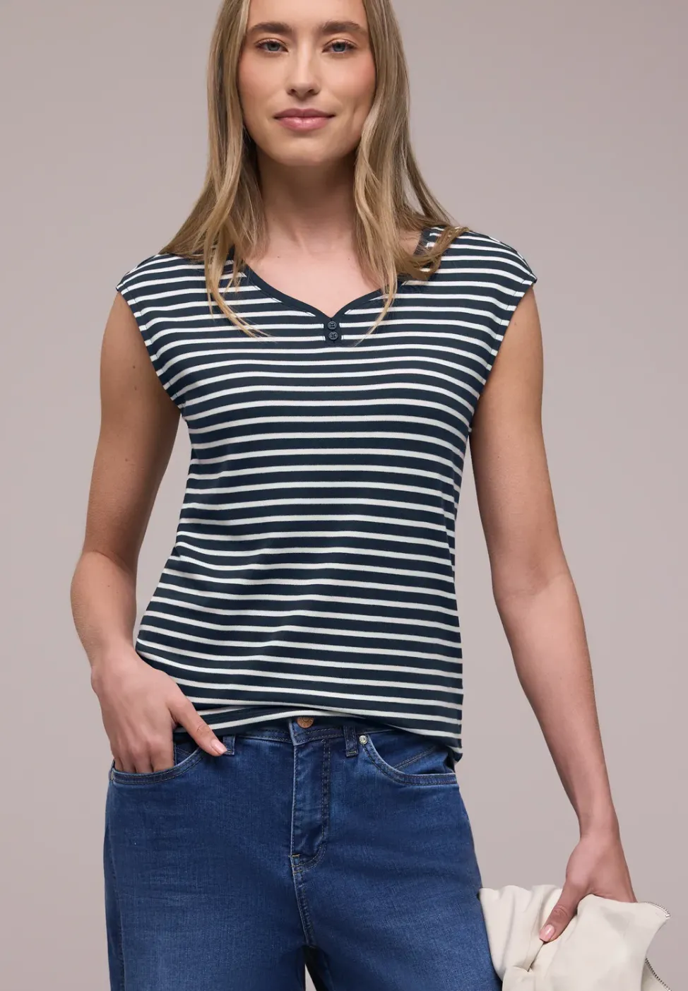 T-shirt avec détail de boutons