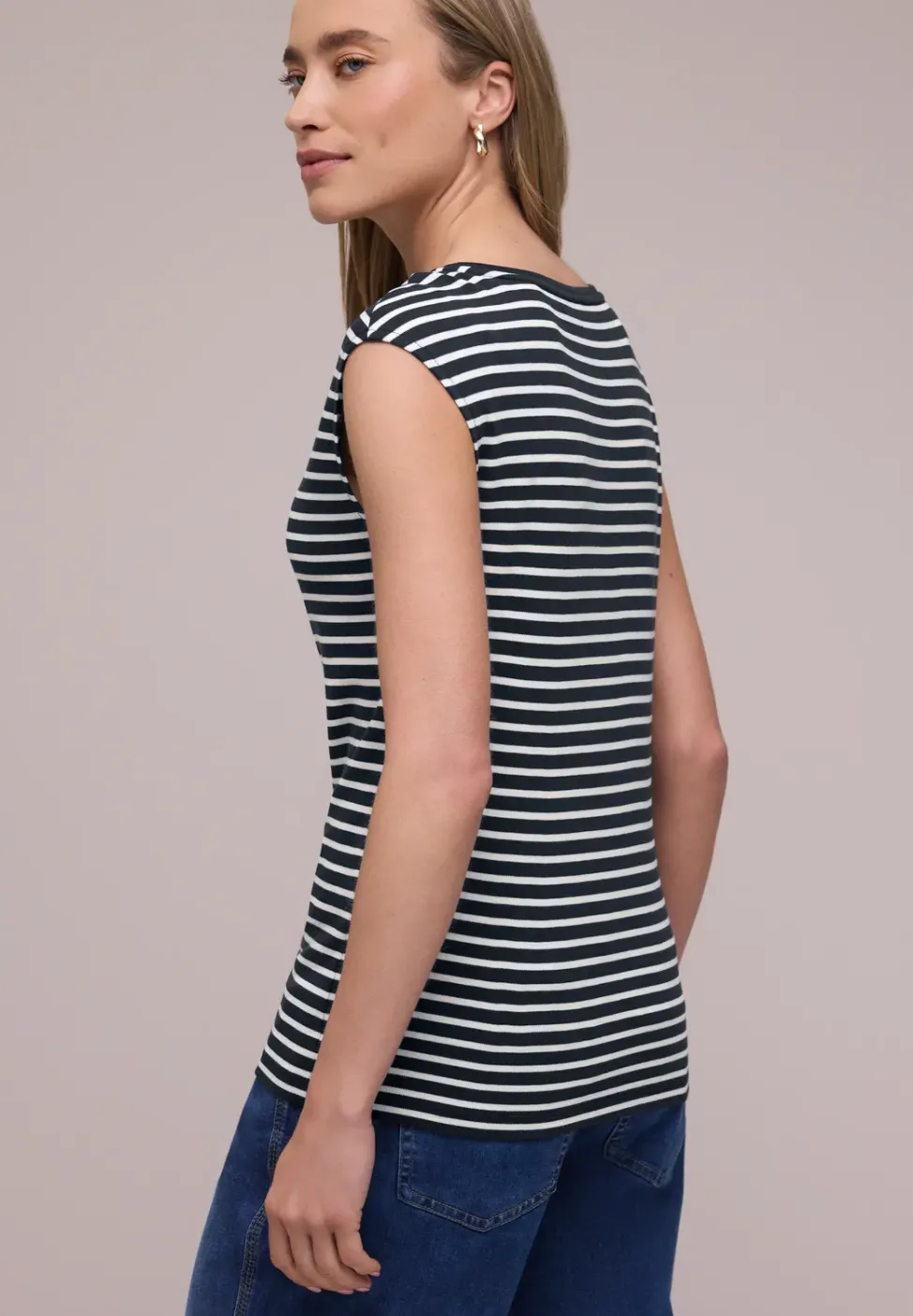 T-shirt avec détail de boutons