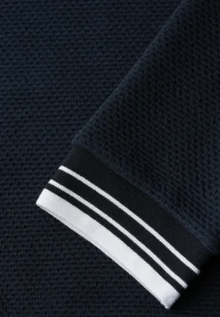 T-shirt avec détails contrastés