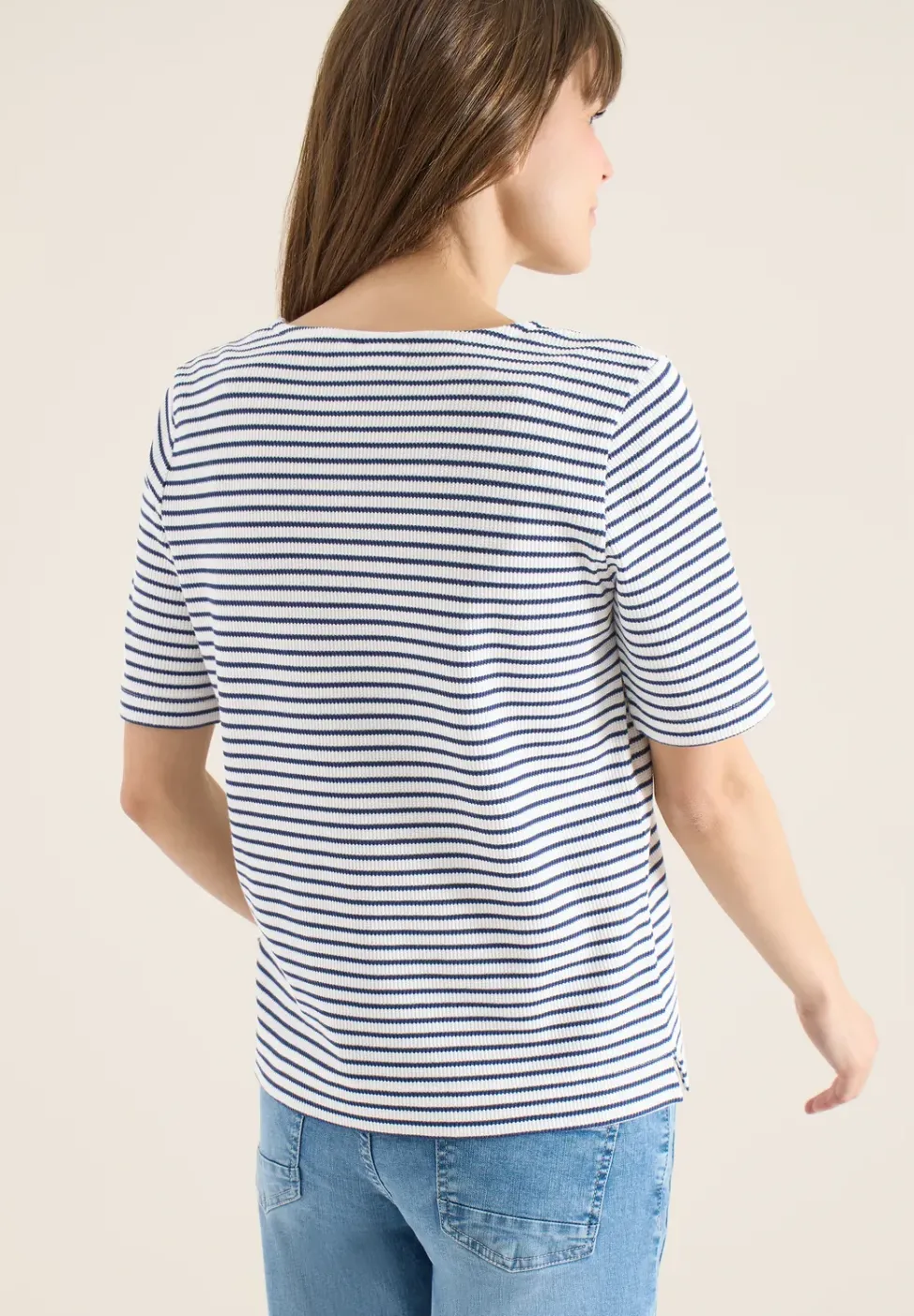 T-shirt avec encolure arrondie en V