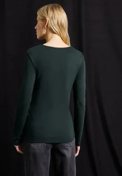 T-shirt avec encolure carrée